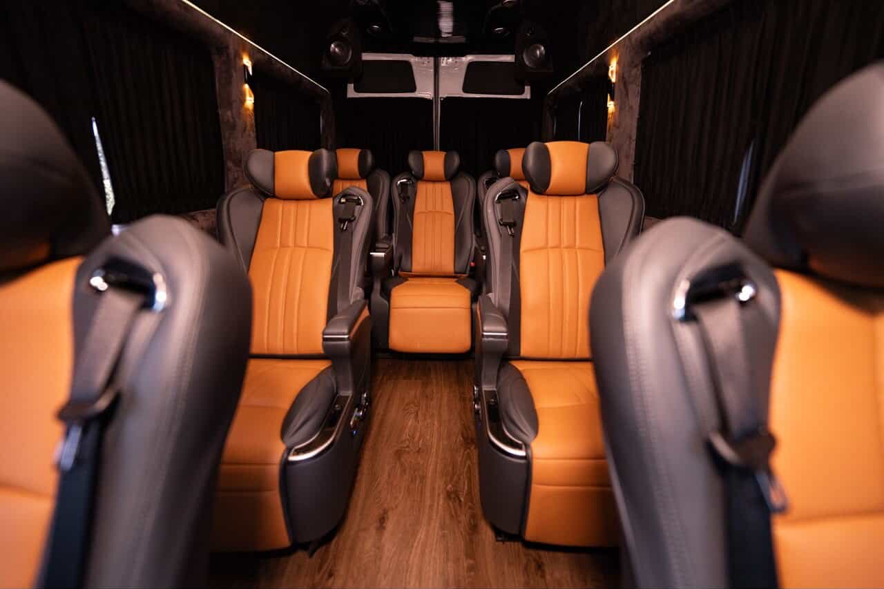 Sprinter VIP 7-seat massage cabin